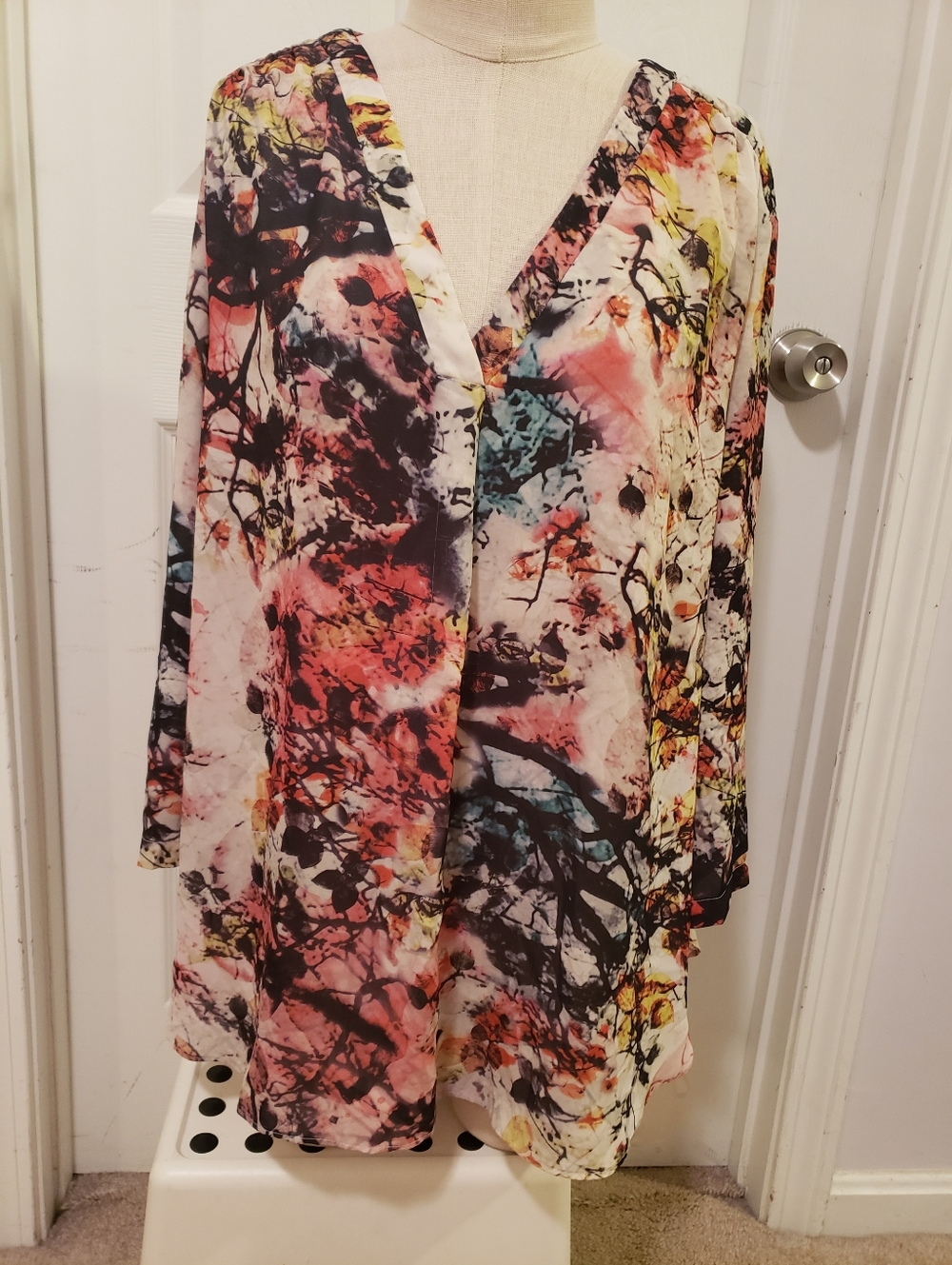 a.n.a Multicolor Watercolor Floral V-Neck Tunic